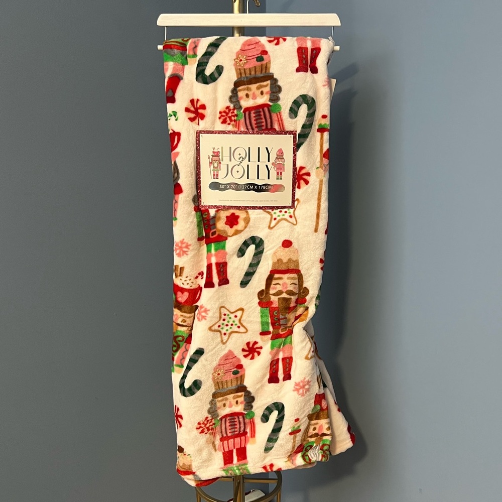 ⚡️Holly Jolly Sweet Nutcracker Throw